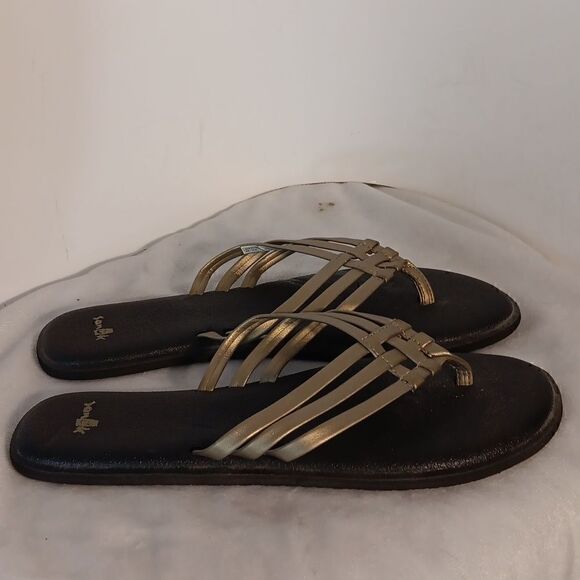 Sanuk Gold Metalic Thong Sandals - Picture 1 of 6